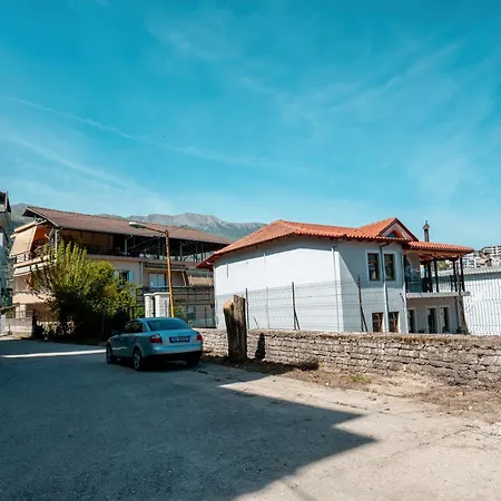 Appartement Fabio Gjirokastër